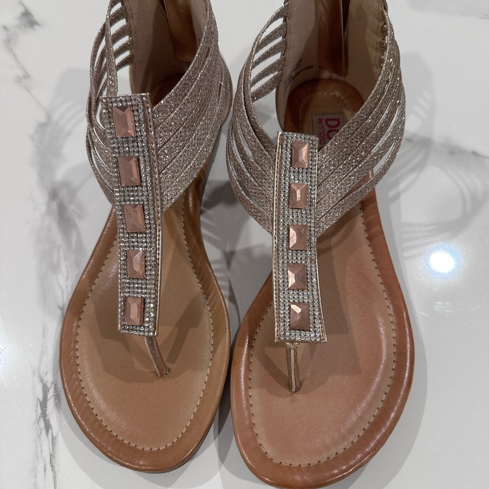 Mojo Moxy Tan and Gold Strappy Sandals